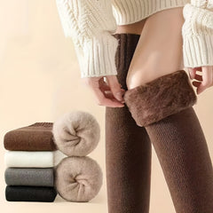 Thickened Women'S Over-The-Knee Socks, Designed for Winter Warmth And Breathability, Suitable for Cold Weather Outfits.
