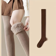 Thickened Women'S Over-The-Knee Socks, Designed for Winter Warmth And Breathability, Suitable for Cold Weather Outfits.